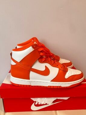 Nike dunk orange